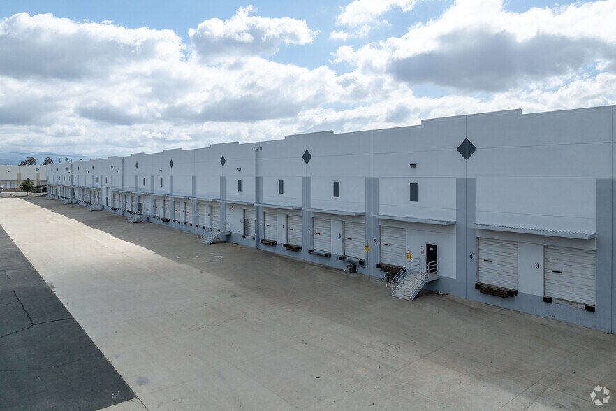 More Photos Of 1050 E Orange Show Rd, San Bernardino Warehouse For Lease