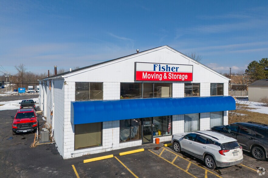 More Photos Of 5735 Maelou Dr, Hamburg Warehouse For Lease