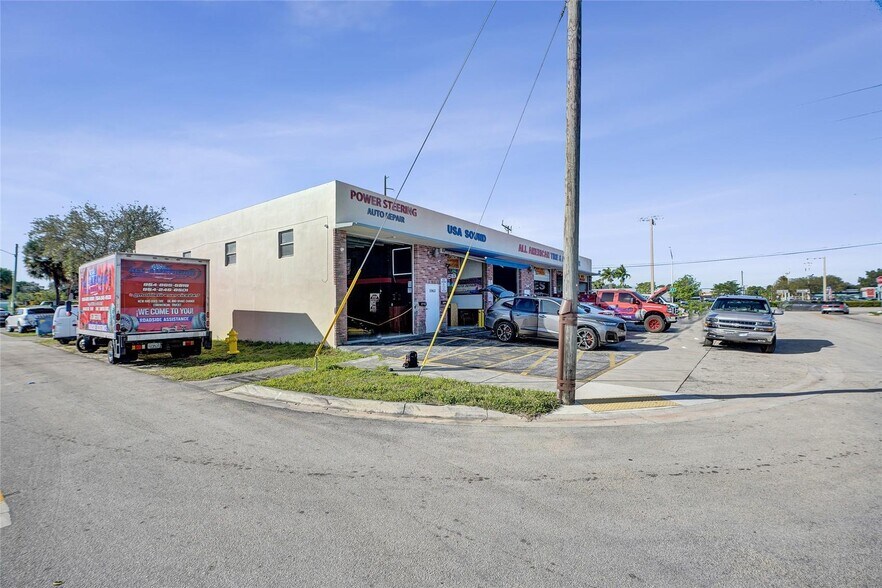 More Photos Of 5960-5992 SW 23rd St, West Park Showroom For Sale