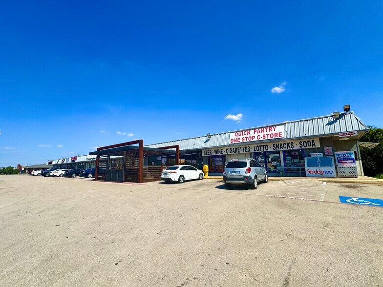 More Photos Of 800-832 N Crowley Rd, Crowley Unknown For Lease