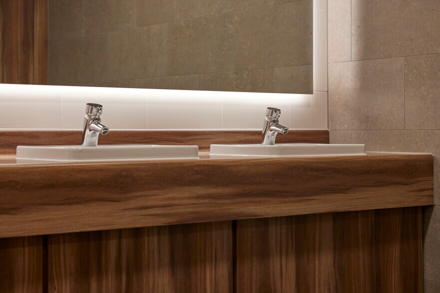 More Photos Of Unit 2 Prologis Park, Hook Rise South, Surbiton Warehouse For Lease