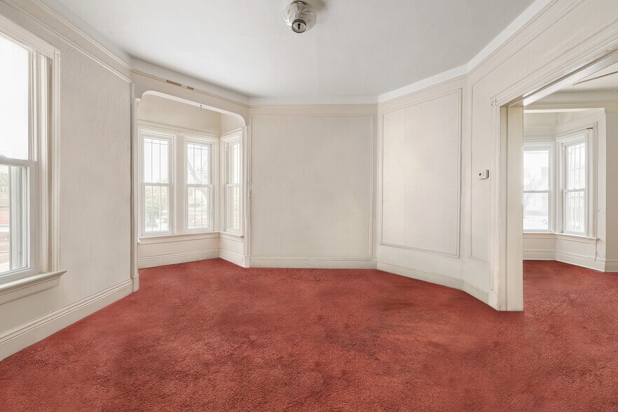 More Photos Of 250 Midwood St, Brooklyn Flex For Sale