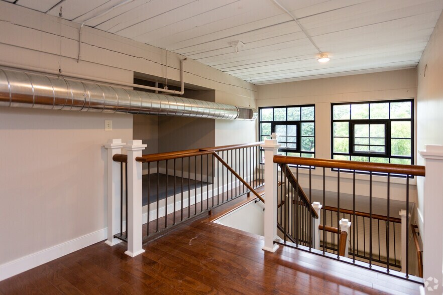 More Photos Of 811-827 Court St, Utica Apartments For Lease