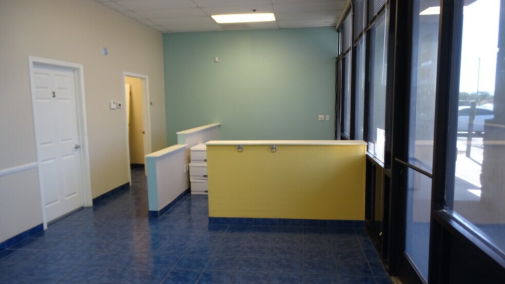 More Photos Of 2620 S 83rd Ave, Phoenix General Retail For Lease