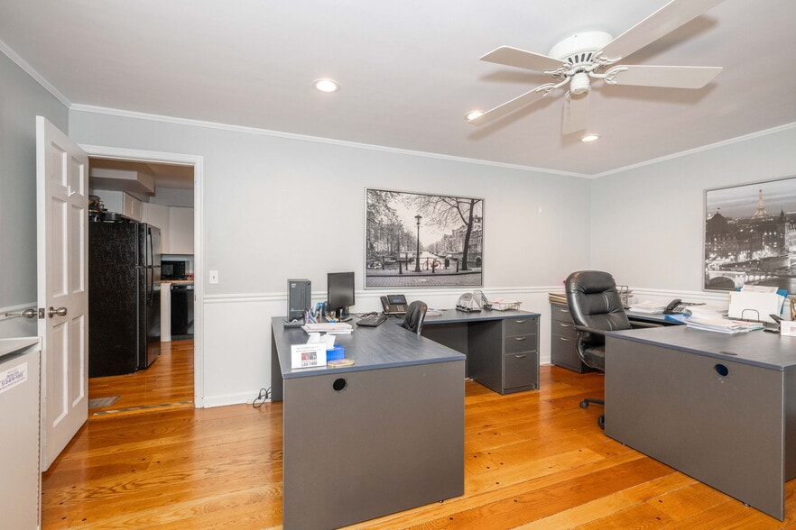 More Photos Of 1 Crestview Dr, Milford Medical For Lease