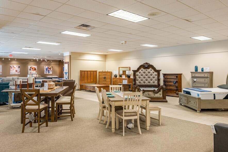 More Photos Of 126 State Road 60 W, Lake Wales Freestanding For Sale