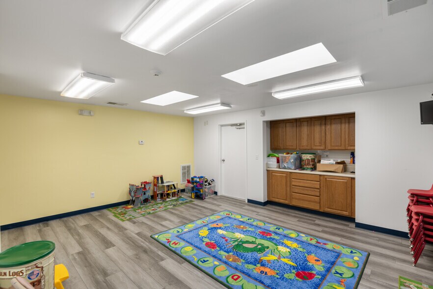 More Photos Of 1224 Old Cherokee Rd, Lexington Daycare Center For Sale