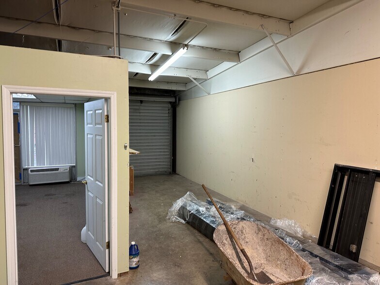 More Photos Of 4295 Cromwell Rd, Chattanooga Light Distribution For Lease