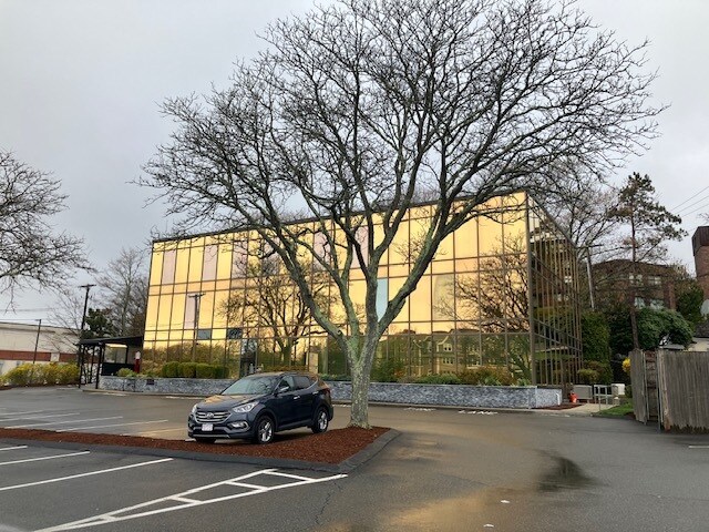 More Photos Of 990 Paradise Rd, Swampscott Office For Lease
