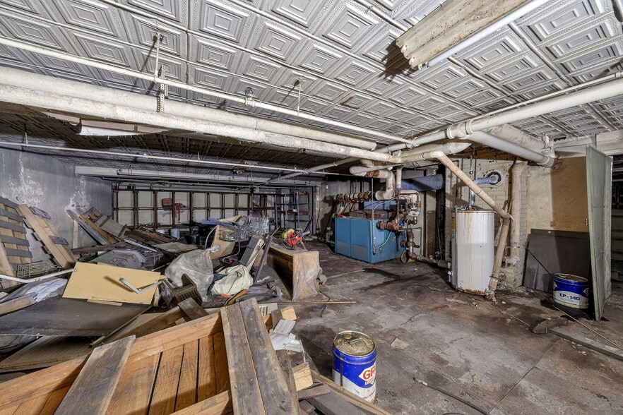 More Photos Of 2000-2014 Salisbury St, Saint Louis General Retail For Sale