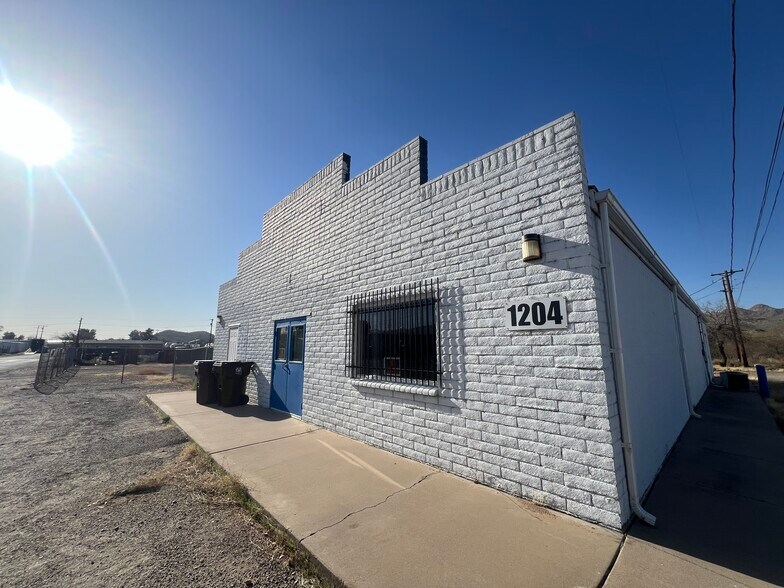 Primary Photo Of 1204 S Emory Dr, Kearny Industrial For Sale