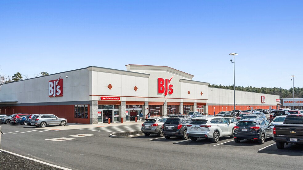 More Photos Of 1655 Boston Rd, Springfield Storefront For Sale