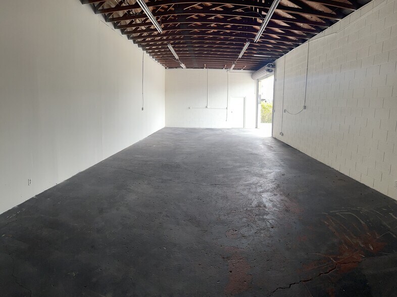 More Photos Of 844 N Vernon St, Azusa Warehouse For Lease