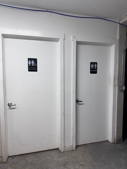 More Photos Of 1275 30th St, Oakland Warehouse For Sale