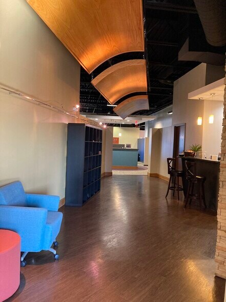 More Photos Of 9645 Lincolnway Ln, Frankfort Storefront Retail Office For Lease