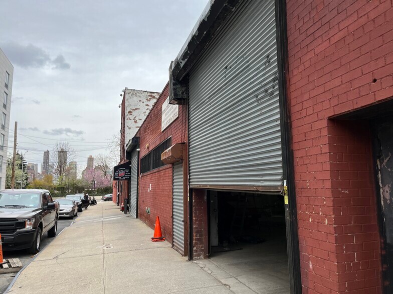 More Photos Of 1115 31st Dr, Astoria Industrial For Lease