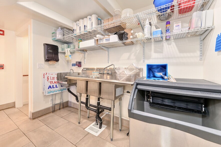 More Photos Of 27 S Main St, Colfax Storefront For Lease