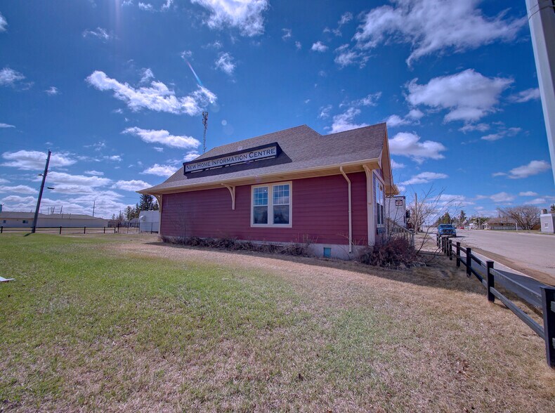 More Photos Of 5015 50 St, Chipman General Retail For Sale