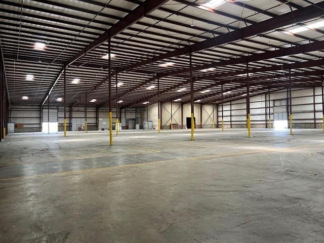 More Photos Of 4425 Pan American Blvd, Laredo Warehouse For Lease
