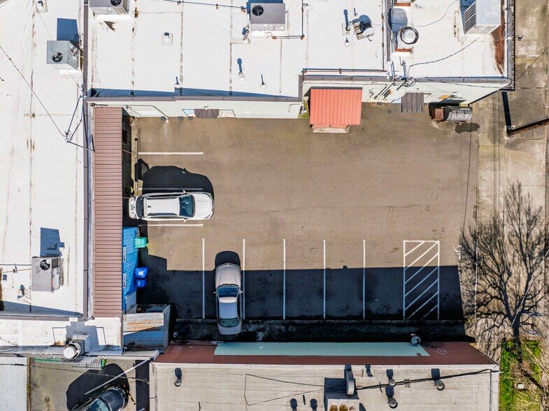 More Photos Of 5824-5846 NE Sandy Blvd, Portland Restaurant For Sale