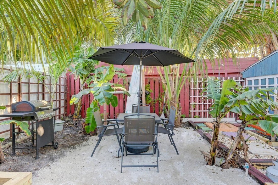 More Photos Of 1944 NE 5th St, Deerfield Beach Apartments For Sale