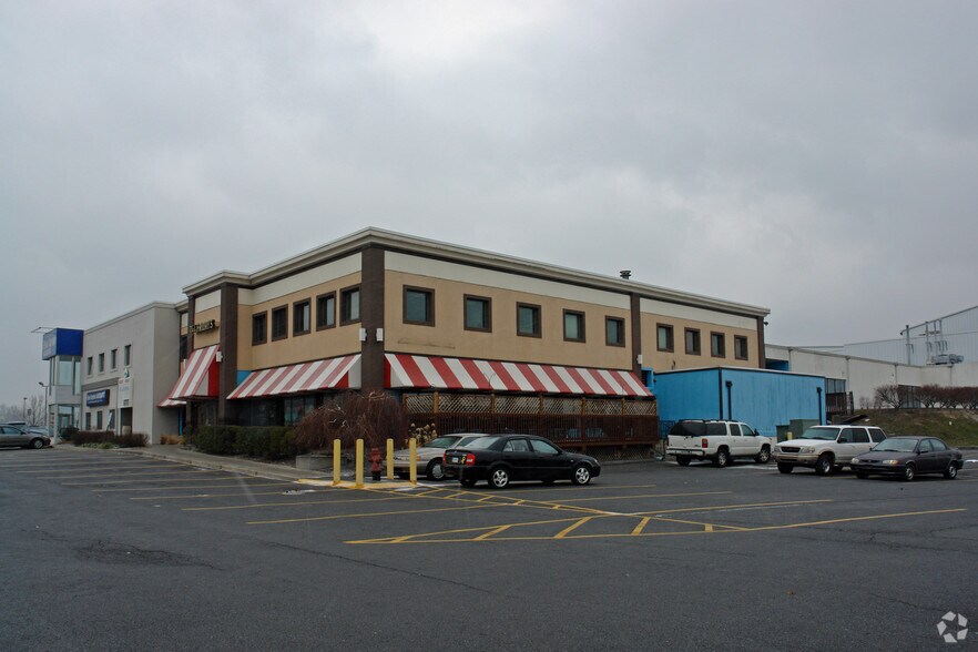 More Photos Of 2900 Plank Rd, Altoona Restaurant For Lease