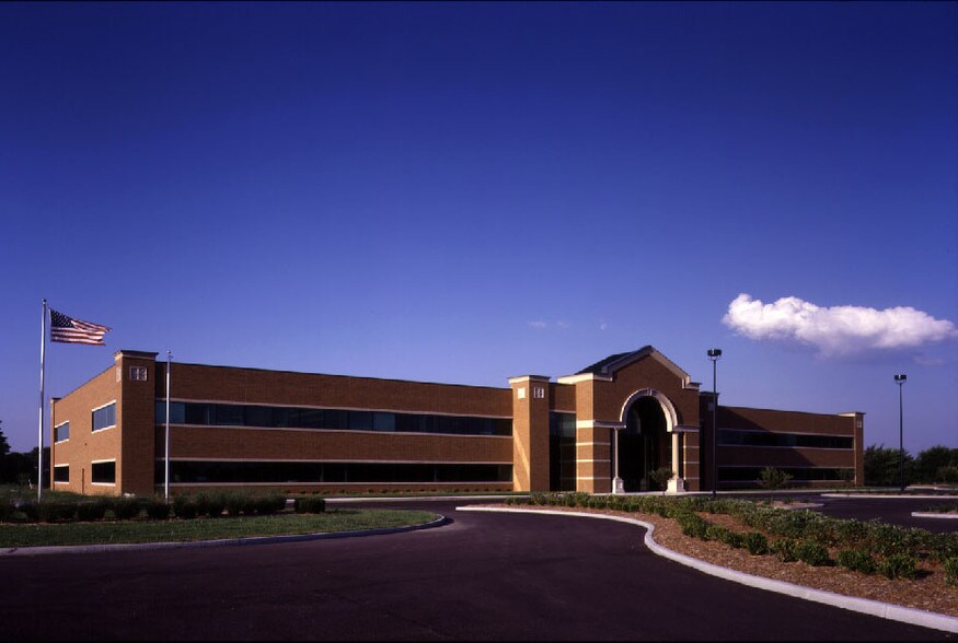 More Photos Of 533 E County Line Rd, Greenwood Medical For Lease