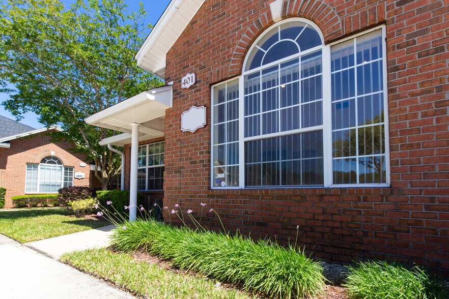 More Photos Of 8833 Perimeter Park Blvd, Jacksonville Medical For Lease