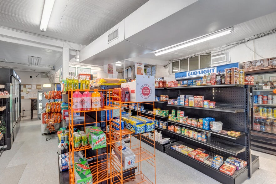 More Photos Of 834 Monticello Rd, Charlottesville Storefront Retail Residential For Sale