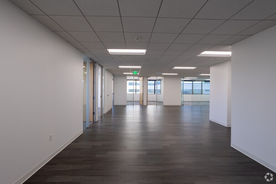 More Photos Of 12424 Wilshire Blvd, Los Angeles Office For Lease