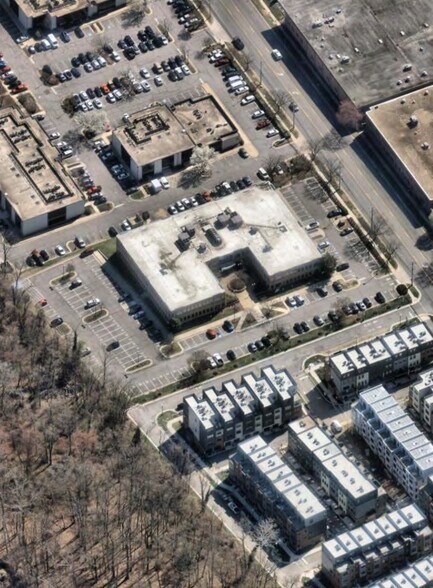 More Photos Of 4875 Eisenhower Ave, Alexandria Office For Sale