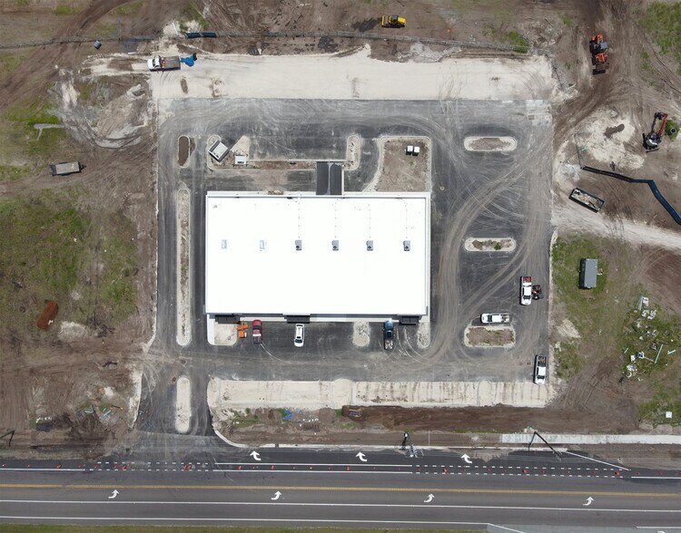 More Photos Of Main St, Jacksonville Unknown For Lease