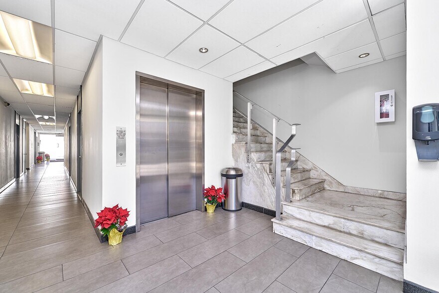 More Photos Of 220-228 N Canon Dr, Beverly Hills Loft Creative Space For Lease