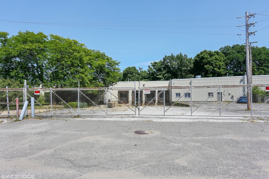 More Photos Of 1919 E Us Highway 12, Michigan City Manufacturing For Lease