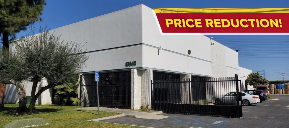 Primary Photo Of 13942 Orange Ave, Paramount Manufacturing For Sale