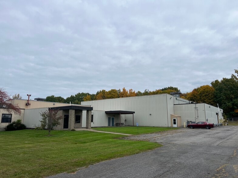 More Photos Of 6 Morrill Pl, Fulton Manufacturing For Sale