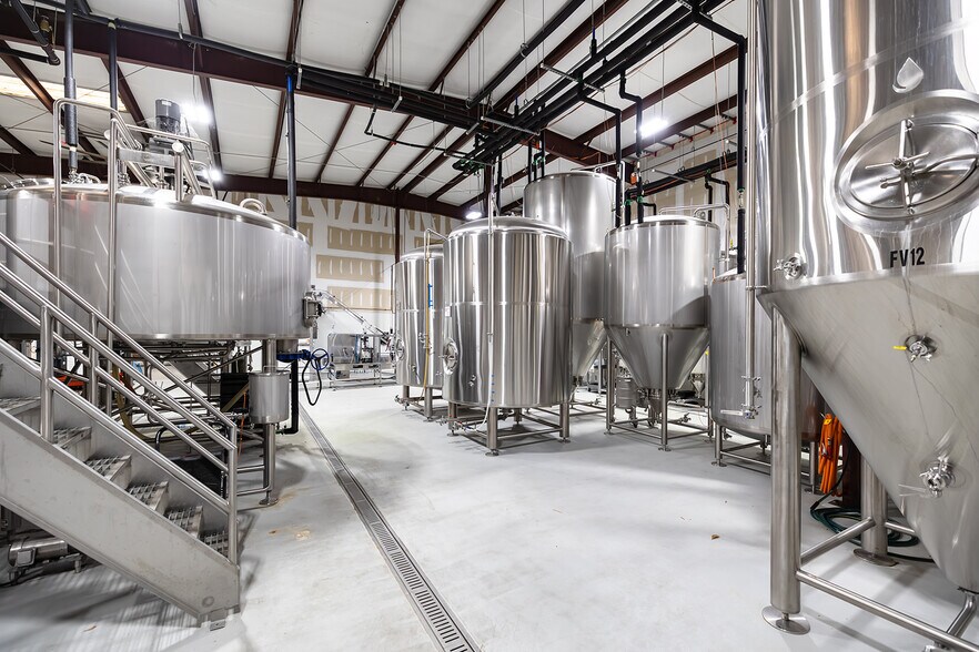 More Photos Of 110 Greenfield St, Wilmington General Retail For Sale