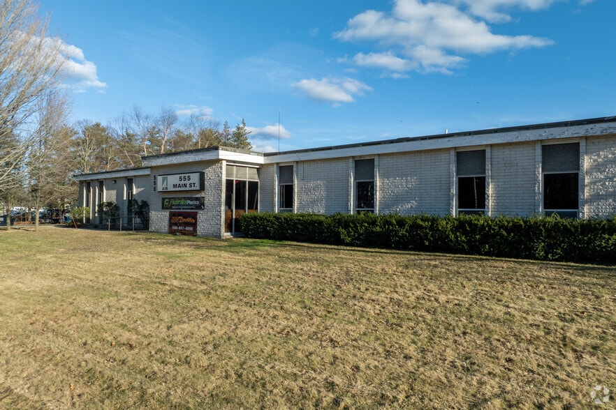 More Photos Of 555 Main St, Hudson Warehouse For Sale