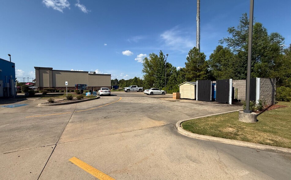 More Photos Of 13200 Crystal Hill Rd, North Little Rock Fast Food For Sale