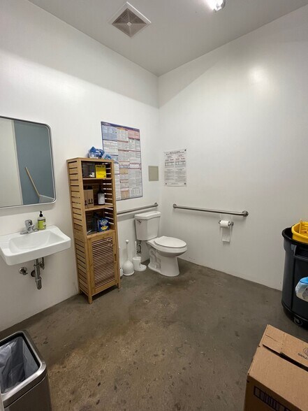 More Photos Of 2301 E 7th St, Los Angeles Loft Creative Space For Lease