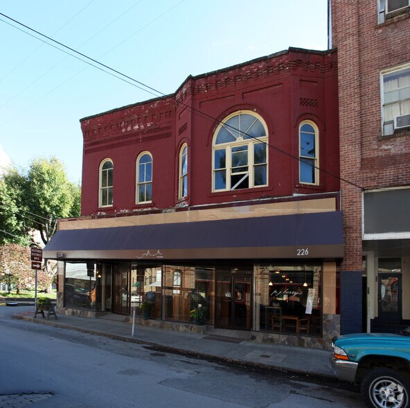 Primary Photo Of 226 Main St, Sutton Storefront Retail Residential For Lease