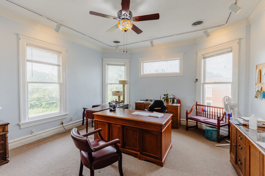More Photos Of 1448 Madison Ave, Memphis Office For Sale