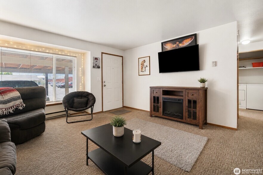 More Photos Of 1011-1015 S 48th Ave, Yakima Apartments For Sale