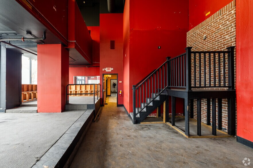 More Photos Of 513 Adams St, Toledo Apartments For Lease