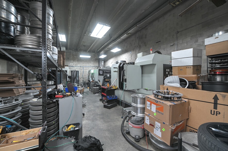More Photos Of 13977-13981 SW 140th St, Miami Light Distribution For Sale