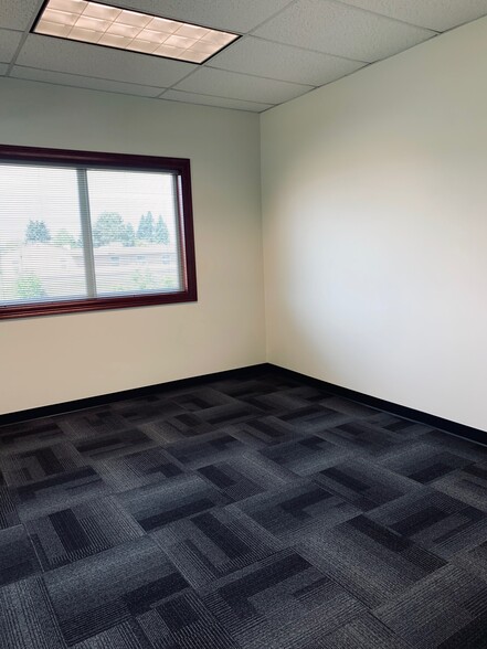 More Photos Of 717 NE 61st St, Vancouver Medical For Lease