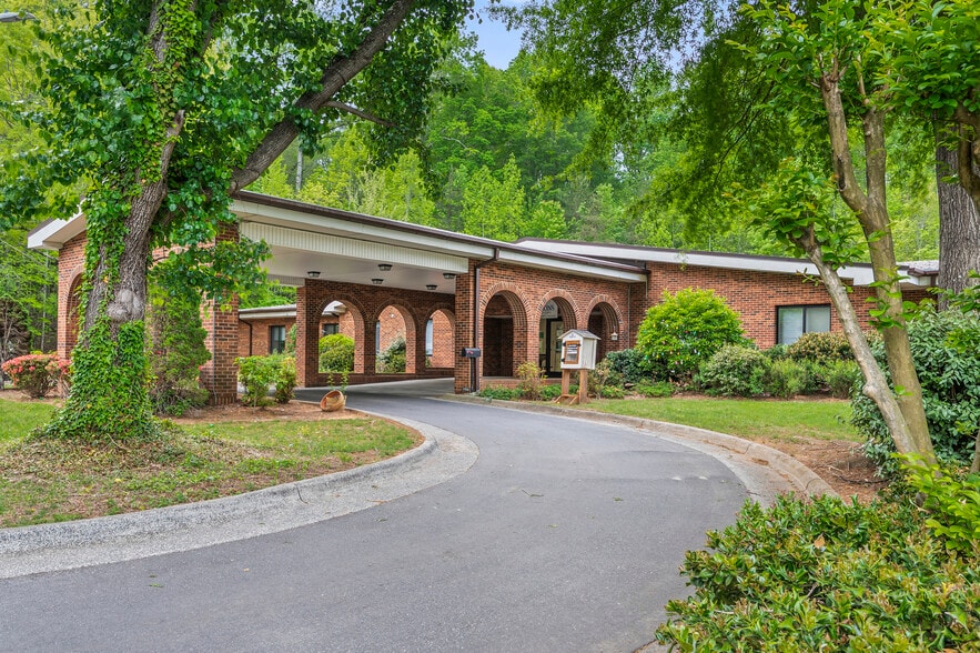 More Photos Of 5900 Bethabara Park Blvd, Winston-Salem Healthcare For Sale
