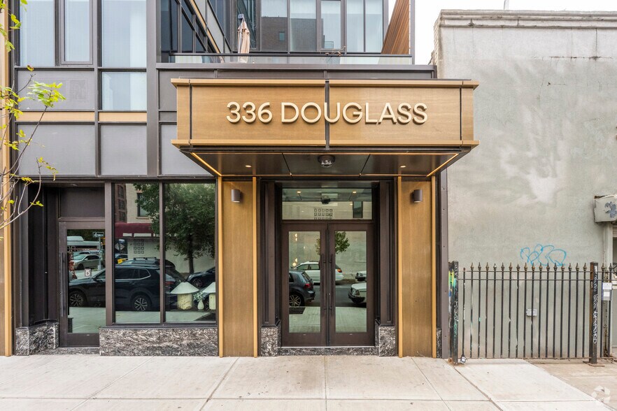 More Photos Of 164 4th Ave, Brooklyn Apartments For Lease