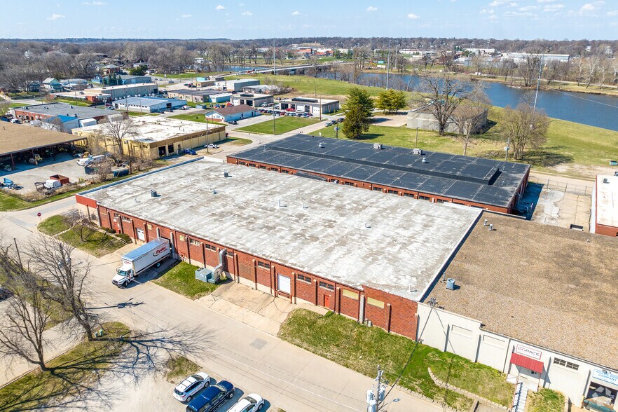 More Photos Of 96-98 Jefferson Ave, Des Moines Warehouse For Lease