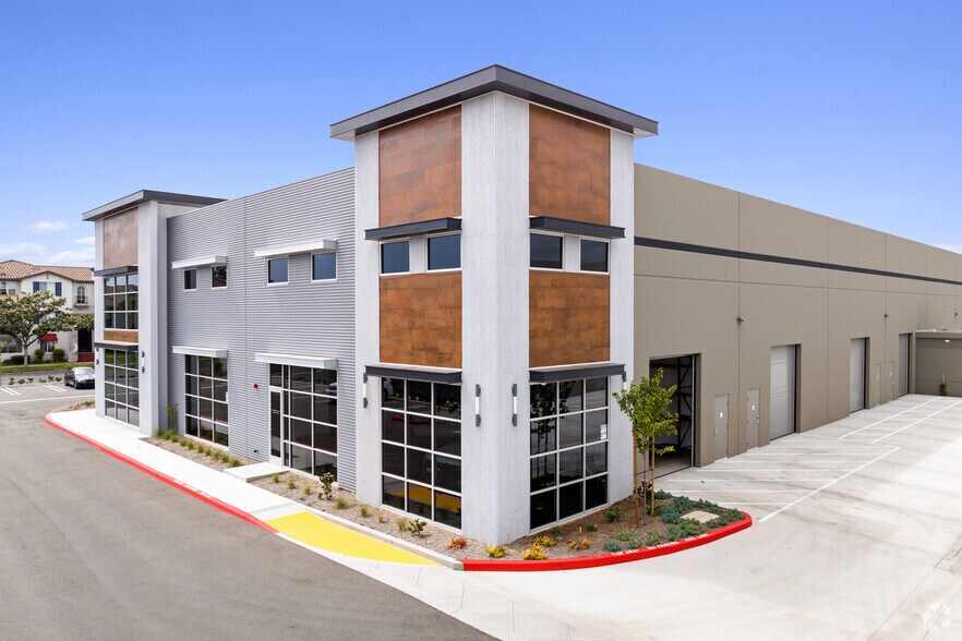 More Photos Of 1400 Graves Ave, Oxnard Distribution For Lease